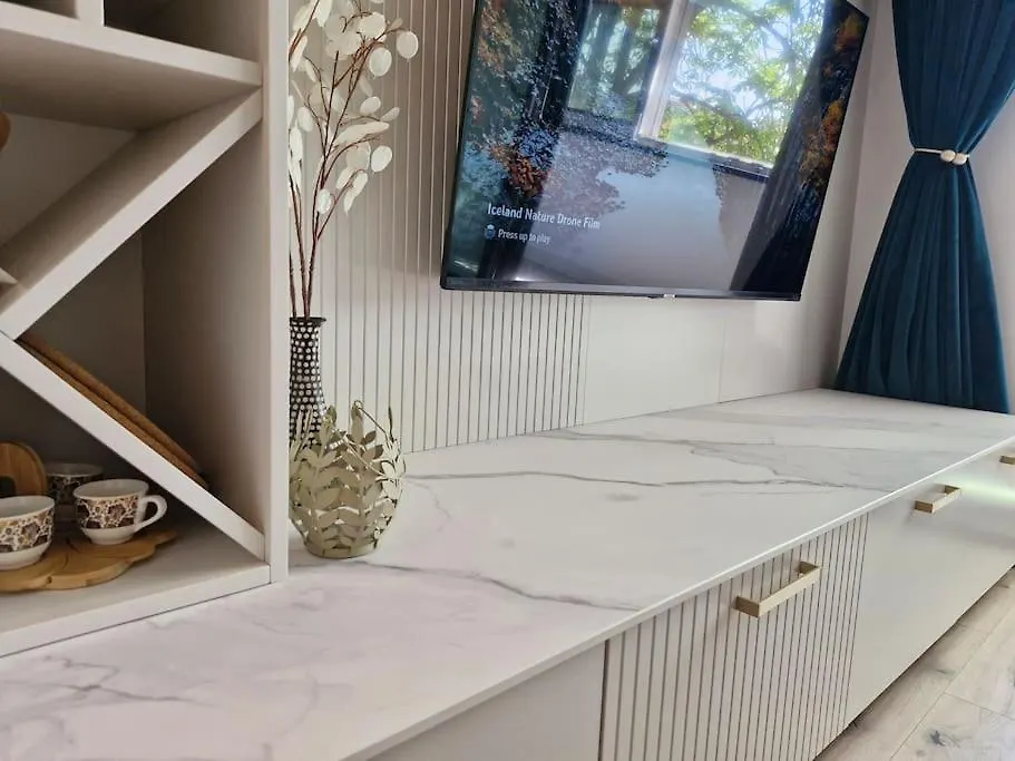 Apartment Marbel - Designer Retreat With Free Parking Burgas City