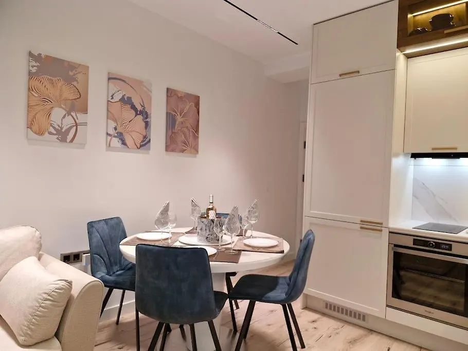 Apartment Marbel - Designer Retreat With Free Parking Burgas